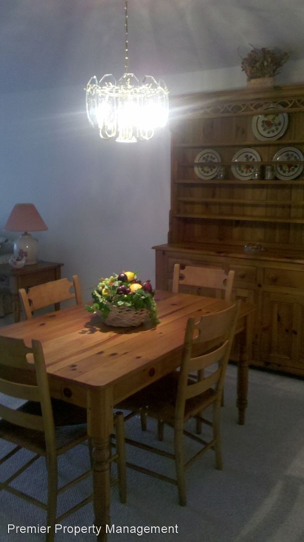 Building Photo - 500 Misty Pines Cir