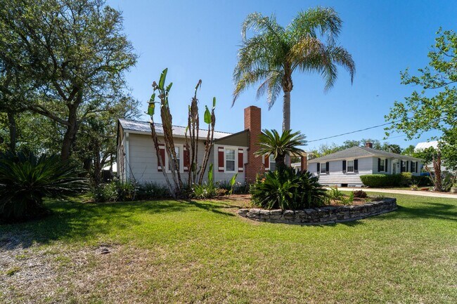 Building Photo - Davis Shores 3/2 Single Family Home