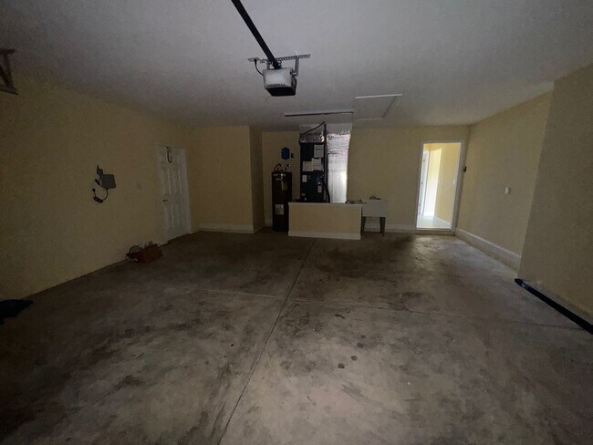Building Photo - Spacious 4BR/2BA Home in Oaks at Ocala Cro...
