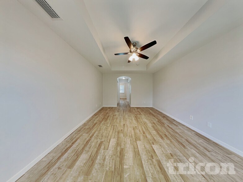 Building Photo - 12032 Edwards Rd