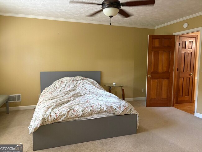 Building Photo - 1224 Hunters Dr
