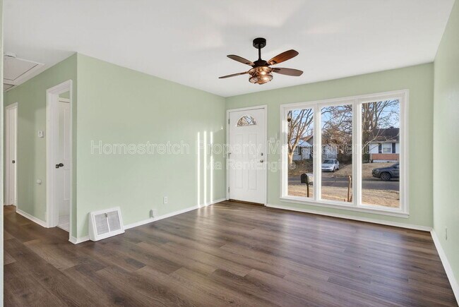 Building Photo - 437 Lancashire Rd