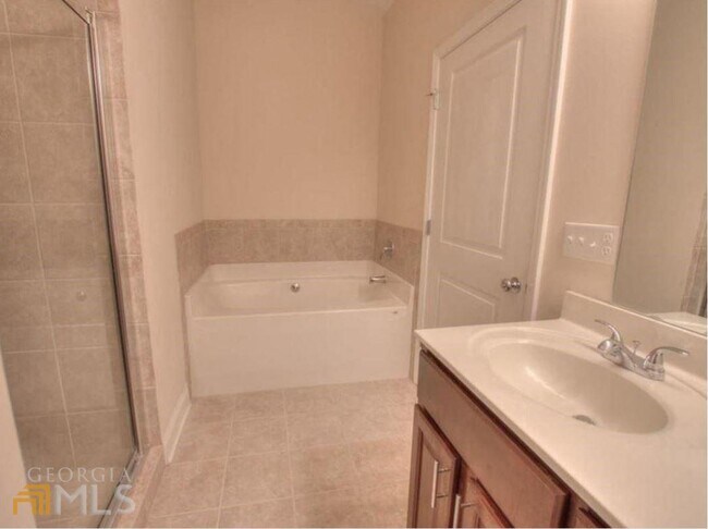 Building Photo - 2415 Tenor Ln