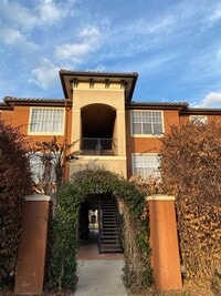 Building Photo - 5572 Metrowest Blvd