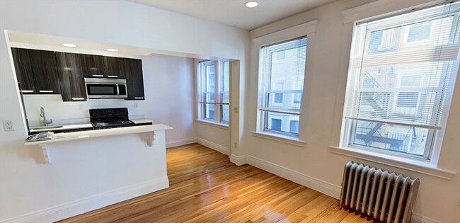 Building Photo - 117 Park Dr