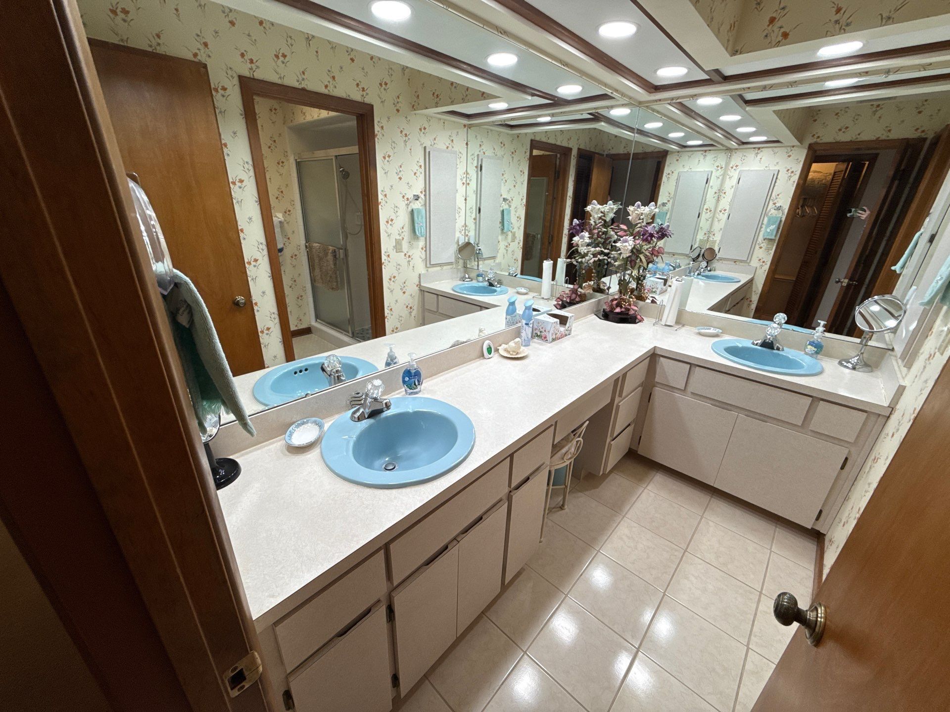 Building Photo - 117 Golfview Dr