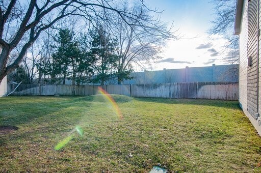 Building Photo - Remodeled 2 Bed 1 Bath! Close to freeway, ...