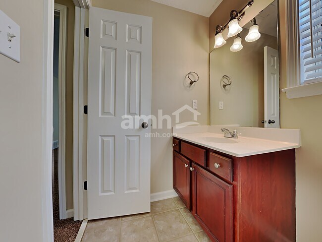 Building Photo - 2713 Bending Elm Dr