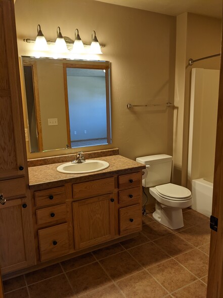 Up Bath - 5335 Brookview Dr