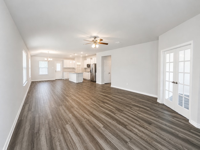 Building Photo - Available for Move-in June 10th!