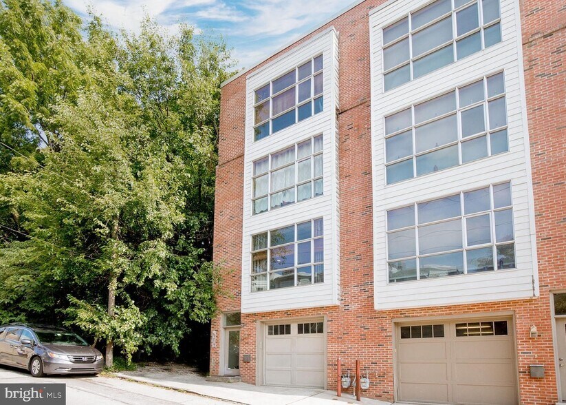 Building Photo - 4513 Silverwood St