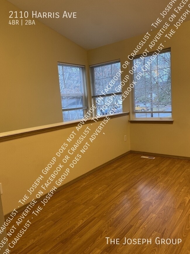 Building Photo - 2110 Harris Ave