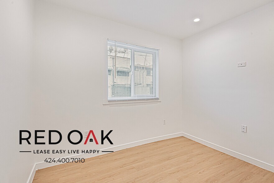 Building Photo - 3152 James M Wood Blvd