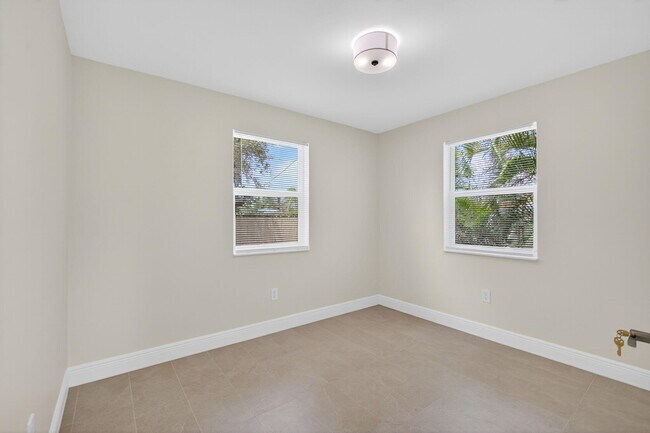 Building Photo - 2609 Richard Rd