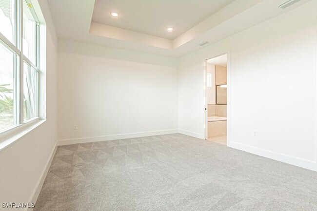 Building Photo - 420 NW 18th Pl
