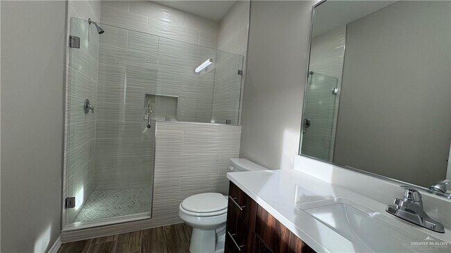 Building Photo - 17 N 43rd St