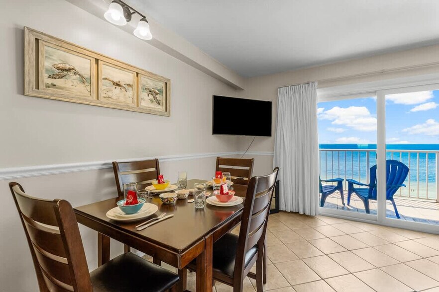 Building Photo - 8743 Thomas Dr