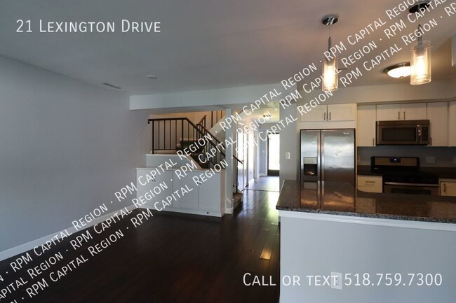 Building Photo - Lexington Drive 3 Bedroom Townhome