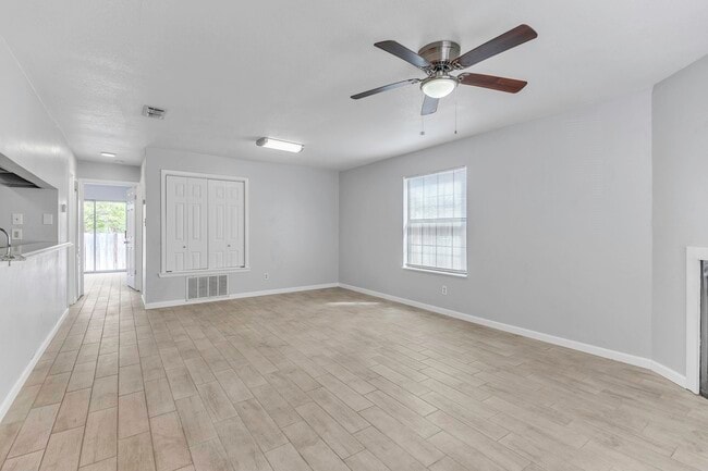 Building Photo - 107 Shannon Cir