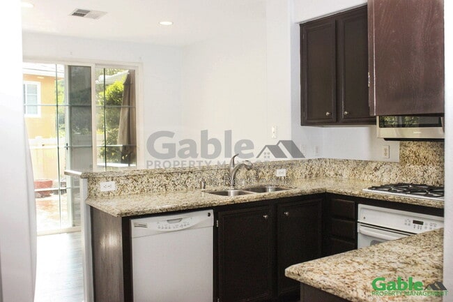 Building Photo - 24210 Amaryllis Ct