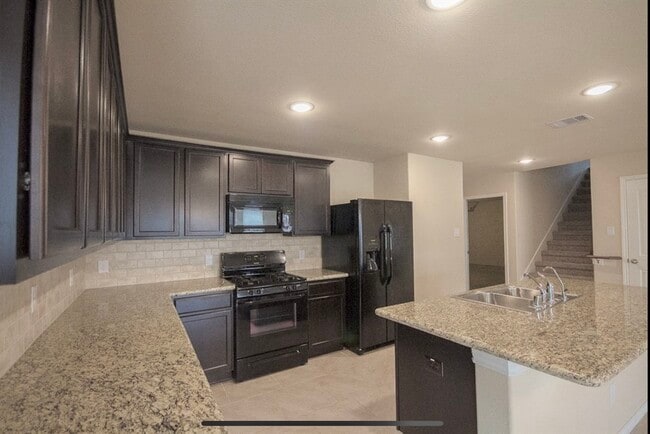 Building Photo - 17603 Rose Summit Ln