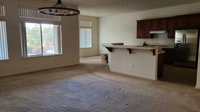Building Photo - Luxury 5bed/3ba Rental in Spanish Springs ...