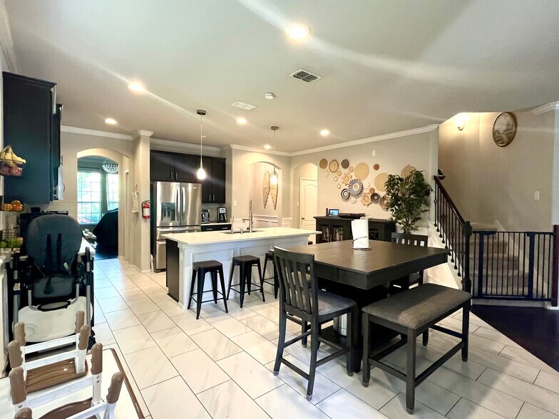 Building Photo - 2432 Whispering Pines Dr