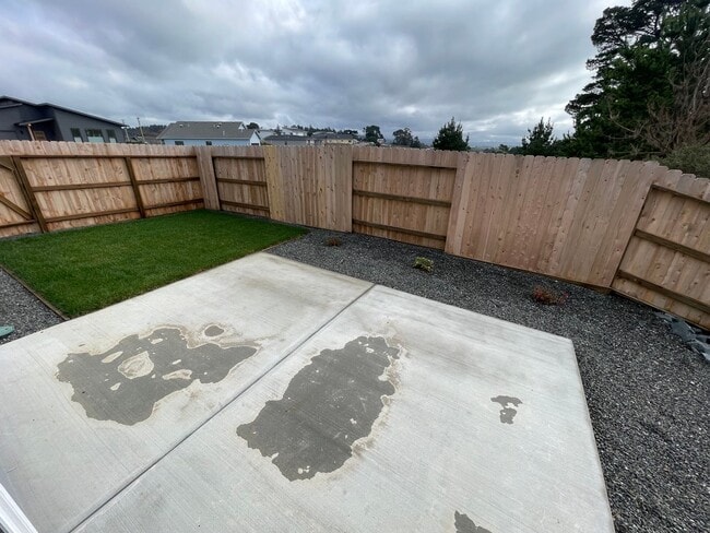 Building Photo - 1122 Chelsea Wy