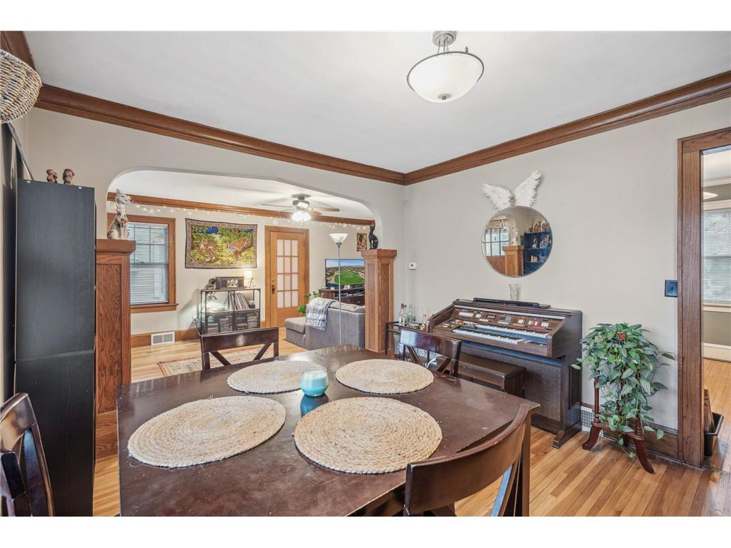 Building Photo - 811 Snelling Ave N