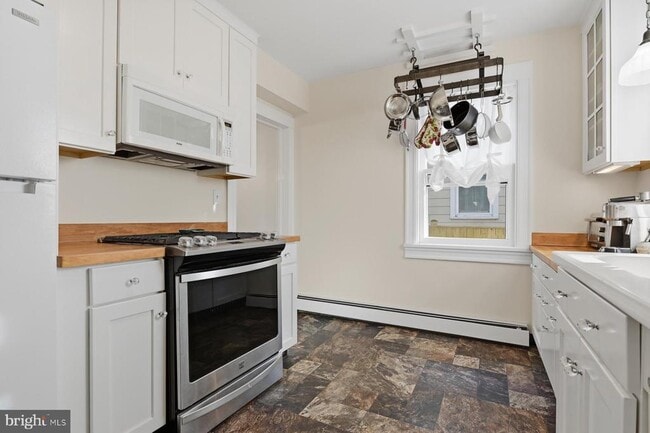 Building Photo - 222 Mt Vernon Ave
