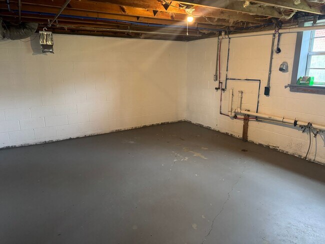 Building Photo - 3 Bedroom, 2 Bathroom Home located in Greeneville, TN