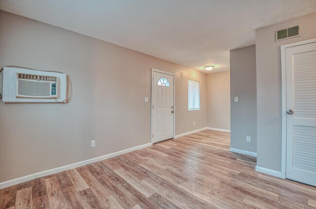 Building Photo - 2735 Joyce Ave