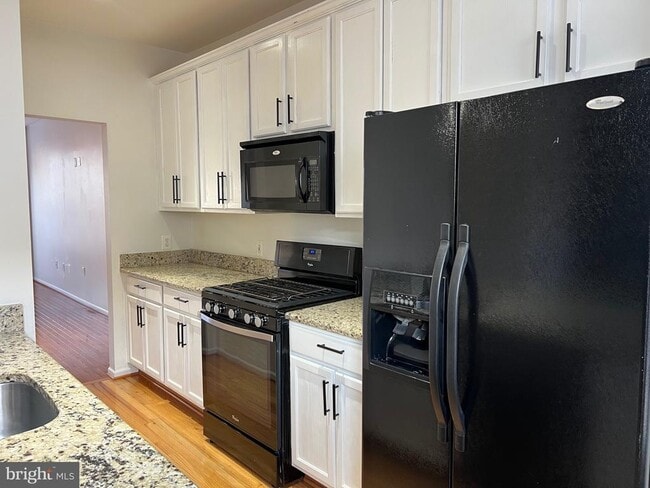 Building Photo - 5925 Kirkcaldy Ln