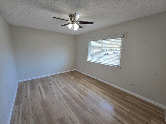 Building Photo - 5640 Birchmont Dr