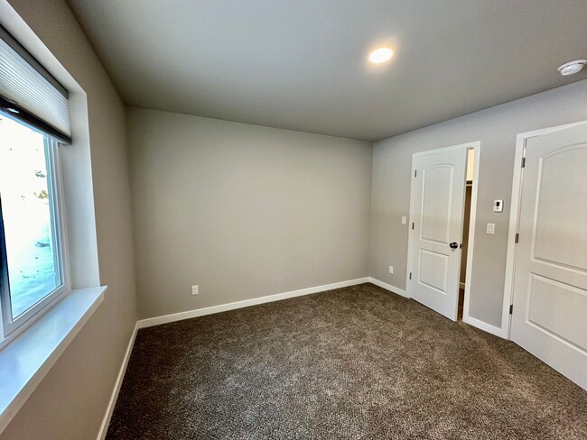 Building Photo - BRAND NEW CONSTRUCTION!