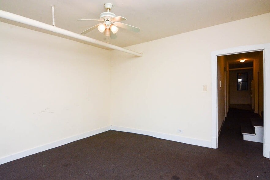 Building Photo - 1530 N Kedzie Ave