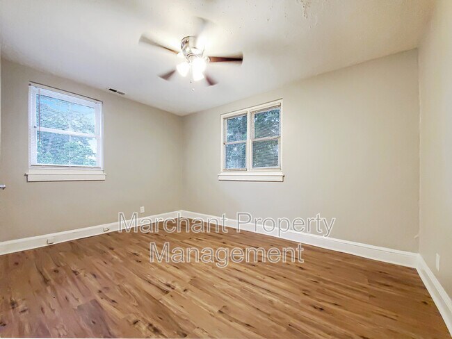 Building Photo - 4 Brookforest Dr