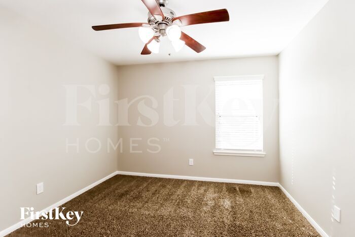 Building Photo - 21711 Barred Owl Dr