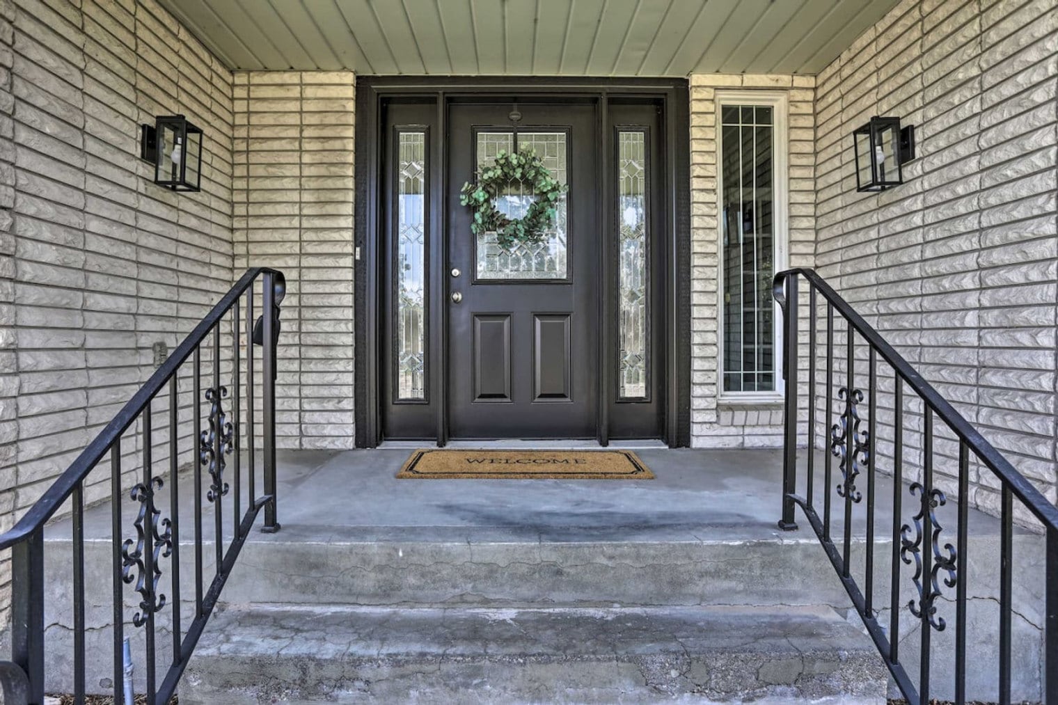 Building Photo - 930 Canyon Ave