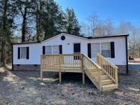 Building Photo - Newly remodeled 3 bed, 2 bath mobile home ...