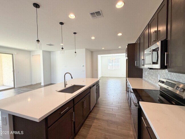 Building Photo - 10203 W Crittenden Ln