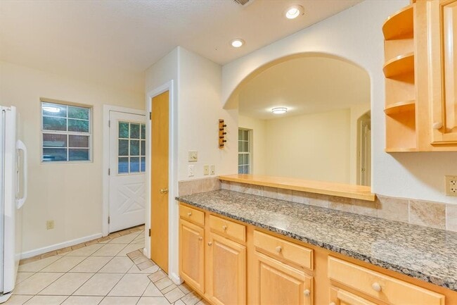 Building Photo - 2405 Bahama Rd