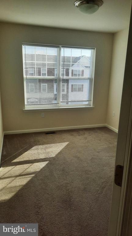 Building Photo - 930 Admiral's Quay Dr