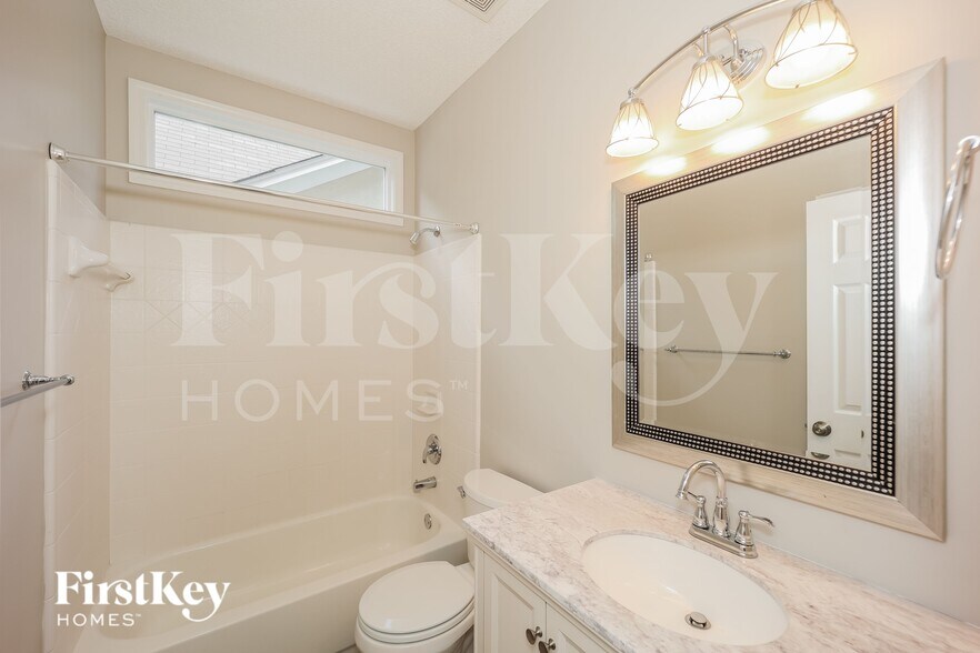 Building Photo - 17 Arbor Way