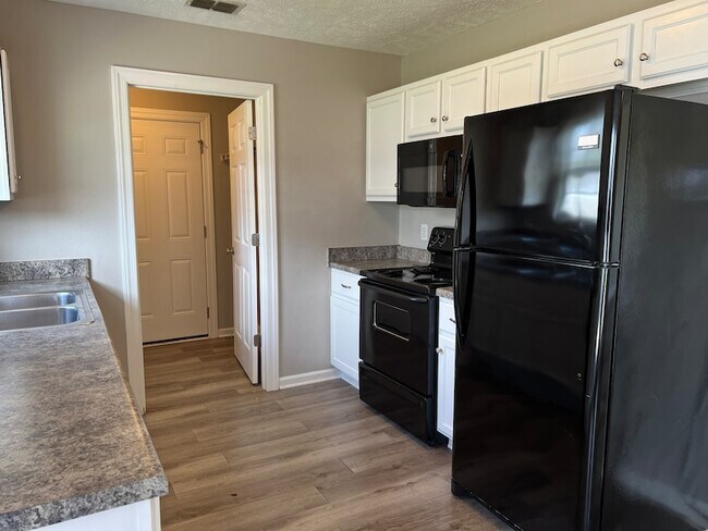 Building Photo - 1417 Journey Dr