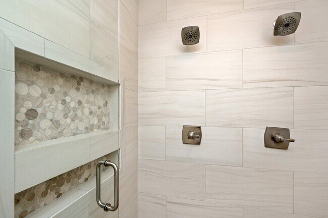 Building Photo - 615 St Martin Cove