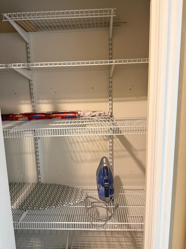 Building Photo - 44 W Broadway