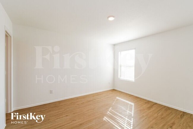 Building Photo - 508 Maple Bnd Ln