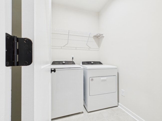 Building Photo - 9529 Munsing Dr