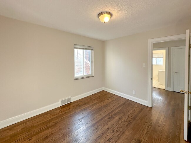 Building Photo - AVAILABLE NOW Home in University District ...